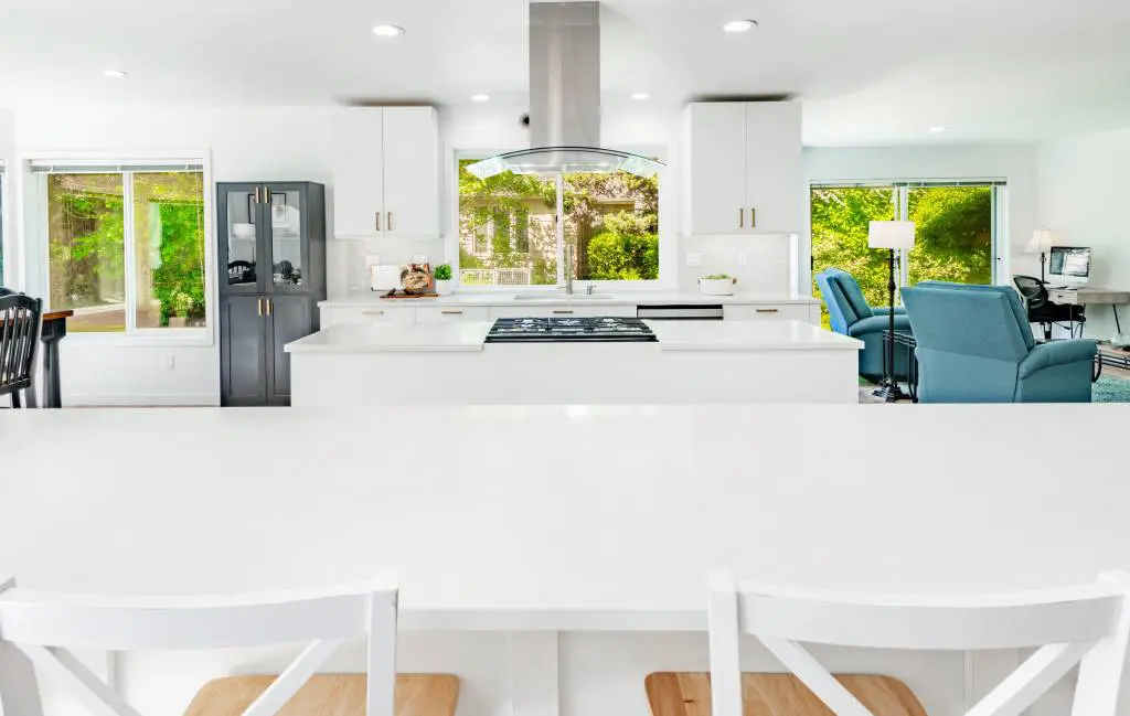 A creative client uses the XOM wall-chimney range hood idea in an unusual way, creating their own aesthetics.