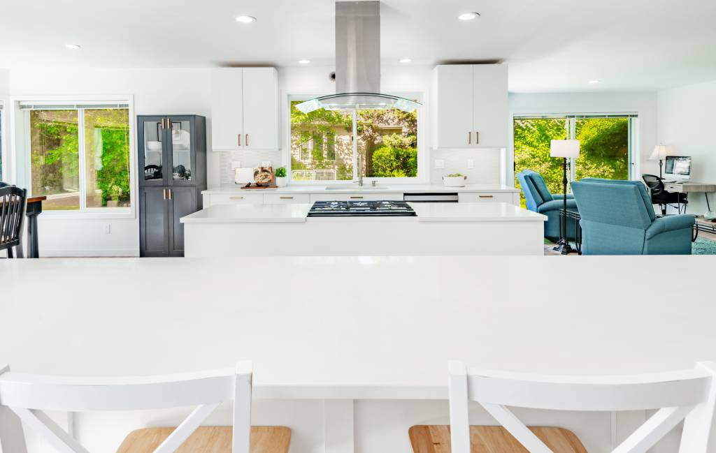 A creative client uses the XOM wall-chimney range hood idea in an unusual way, creating their own aesthetics.