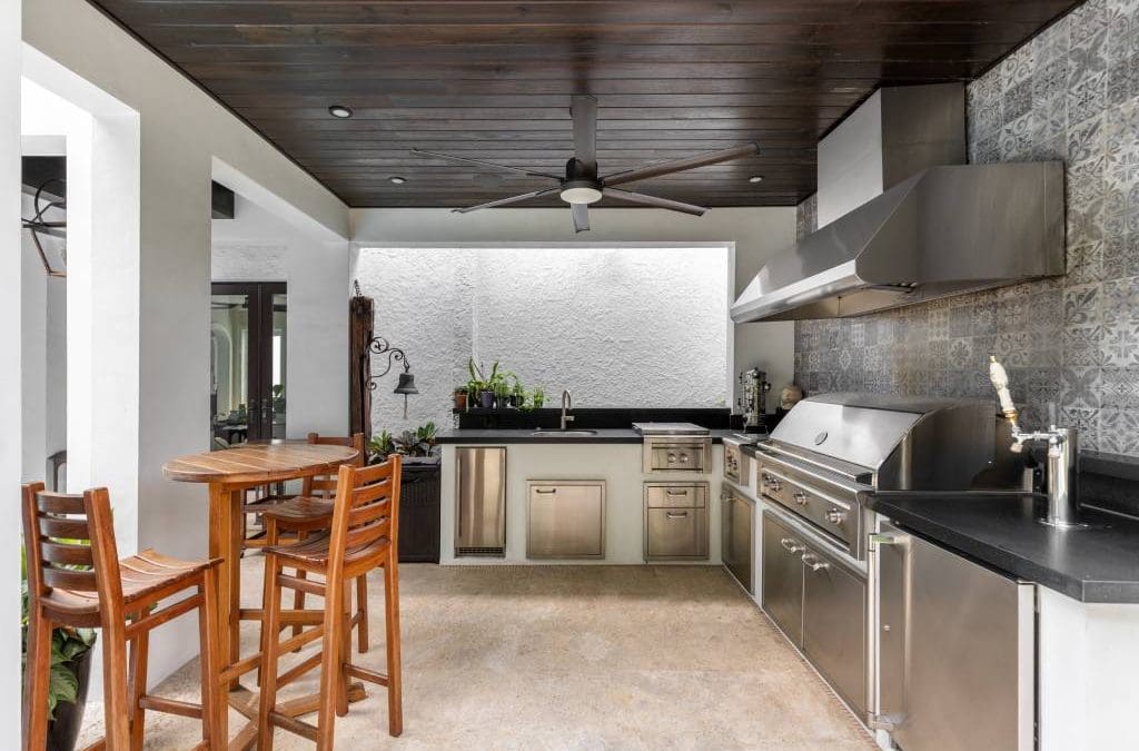 7 Luxury Grill Design Trends Shaping High-End Backyards